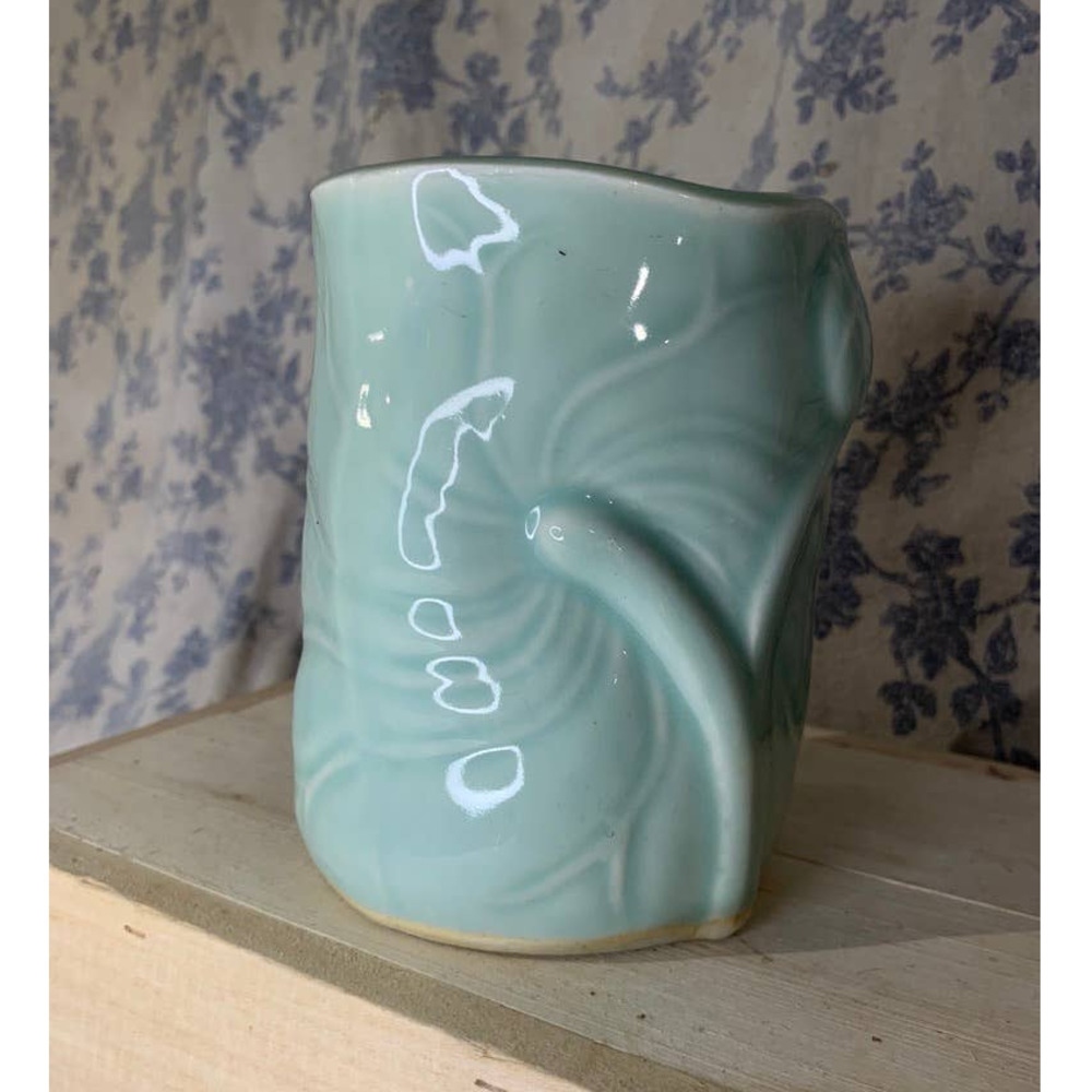 VTG Majolica Style Teal Lily Pad Shaped Ceramic Vase